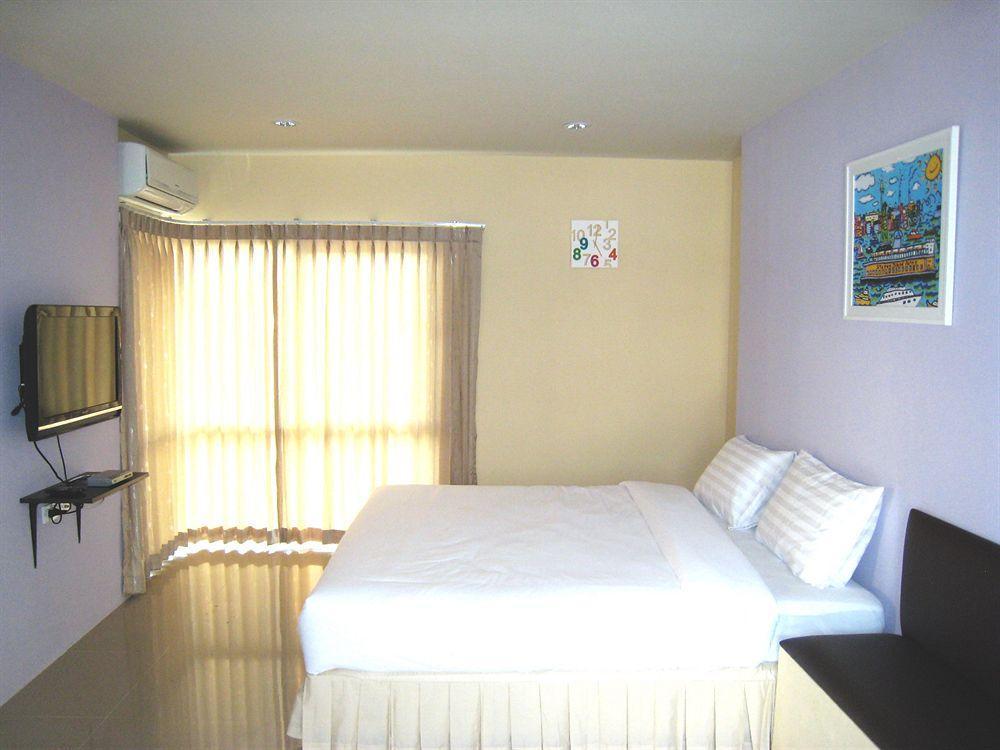 C2 Residence Лампанг Экстерьер фото